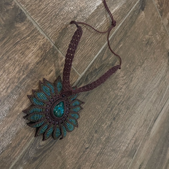 Beautiful gem Macrame necklace - Picture 2 of 3